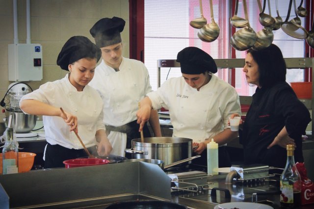 Studenti in cucina